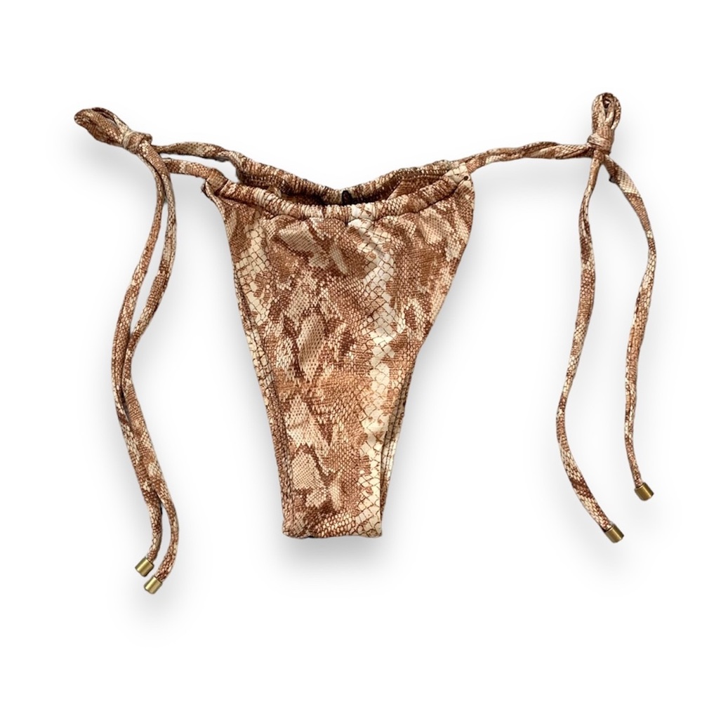 VITAMIN A | NWT Milana Bottom Size 10/L